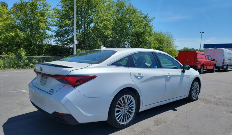 
								Toyota Avalon Hybrid  XSE full									