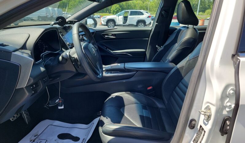 
								Toyota Avalon Hybrid  XSE full									