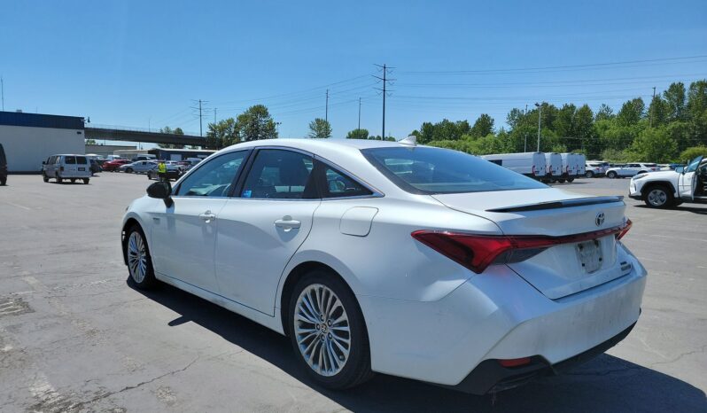 
								Toyota Avalon Hybrid  XSE full									