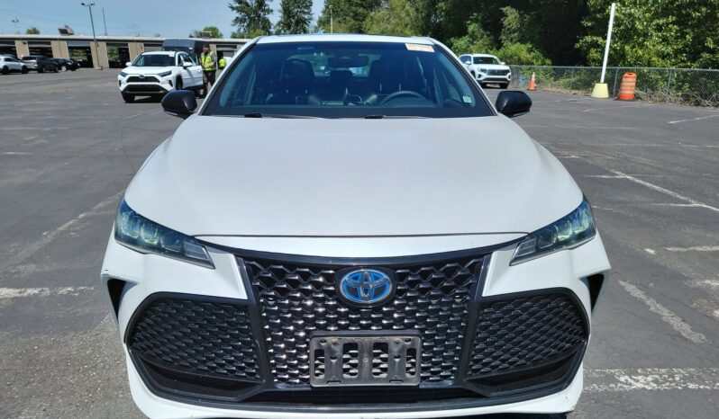 
								Toyota Avalon Hybrid  XSE full									