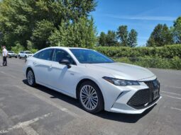 Toyota Avalon Hybrid  XSE