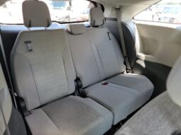 
										Toyota Sienna LE full									