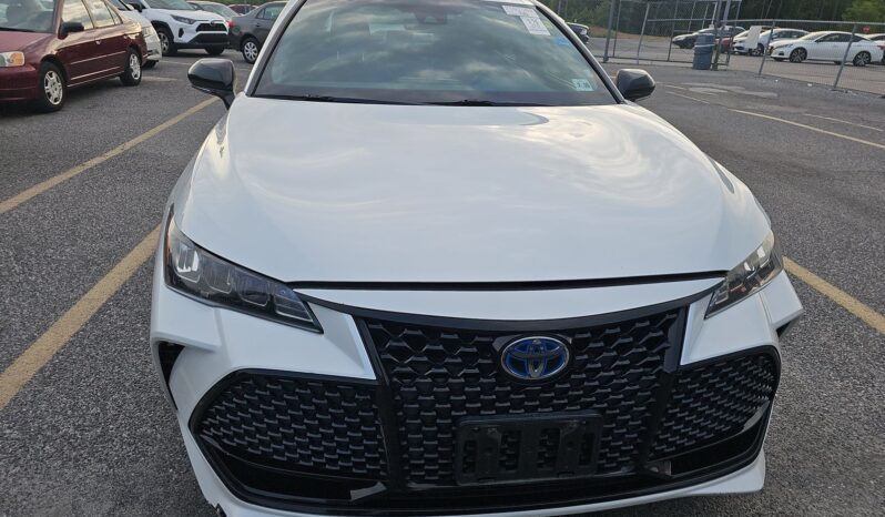 
								Toyota Avalon HYBRID XSE full									
