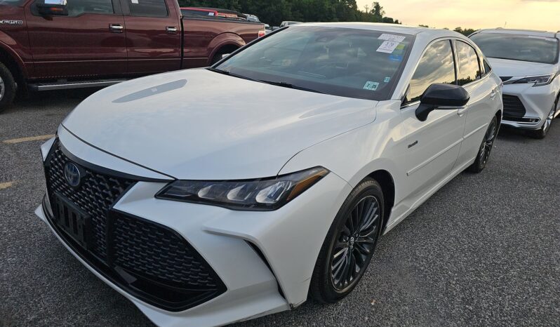 
								Toyota Avalon HYBRID XSE full									