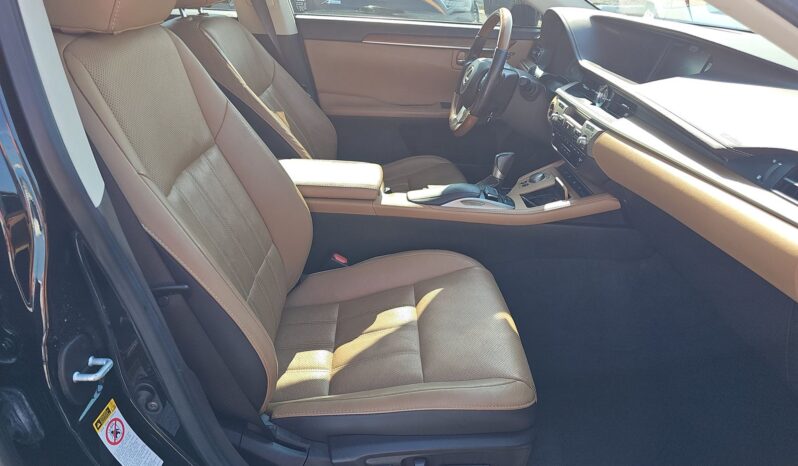 
								Lexus ES 300 H full									