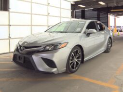 Toyota Camry Hybrid SE