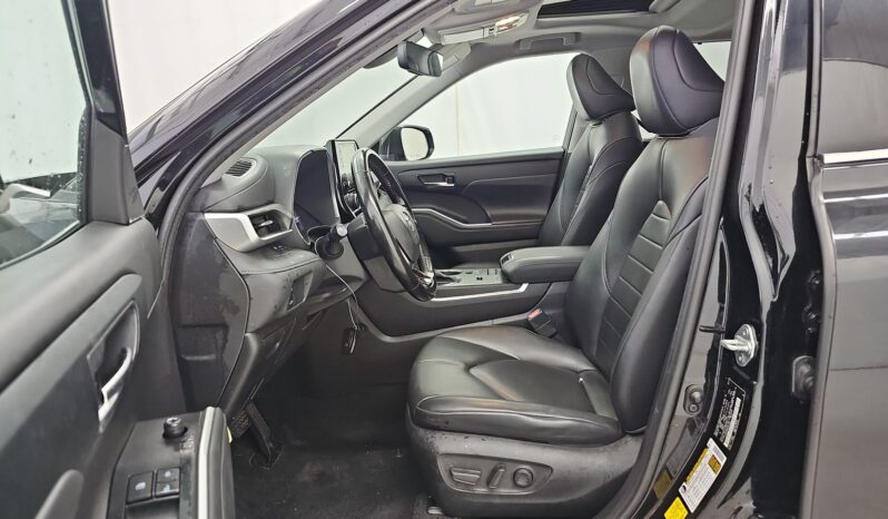 
								Toyota Highlander Hybrid XLE full									