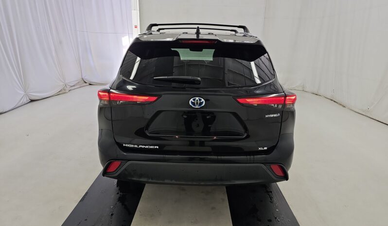 
								Toyota Highlander Hybrid XLE full									