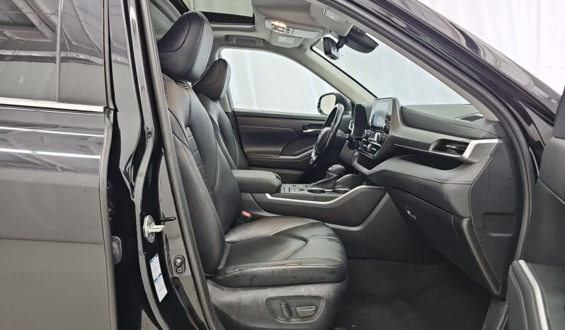 
								Toyota Highlander Hybrid XLE full									