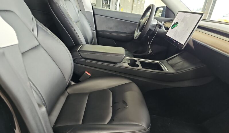 
								Tesla Model Y Long Range full									
