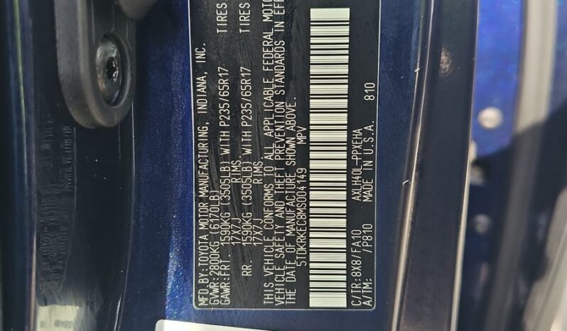 
								TOYOTA SIENNA LE full									