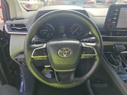 TOYOTA SIENNA LE