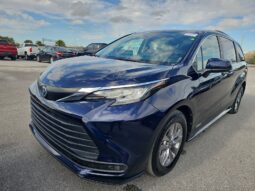 TOYOTA SIENNA LE