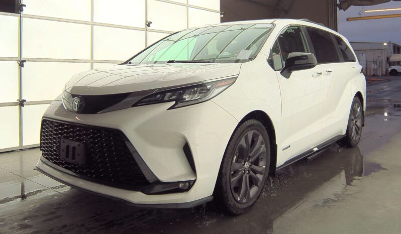 
								Toyota Sienna XSE full									