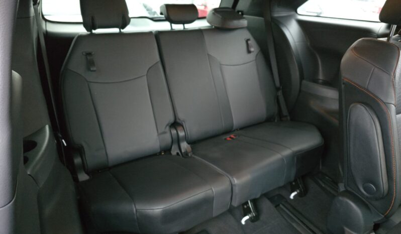 
								Toyota Sienna XSE full									