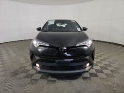 
										Toyota C-HR XLE Premium full									