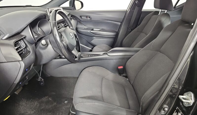 
								Toyota C-HR XLE Premium full									