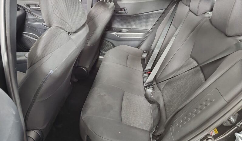 
								Toyota C-HR XLE Premium full									