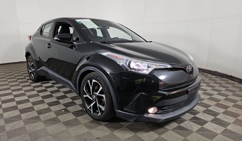 
								Toyota C-HR XLE Premium full									