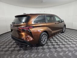 Toyota Sienna LE