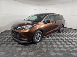 Toyota Sienna LE