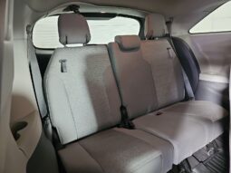 
										Toyota Sienna LE full									
