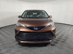 Toyota Sienna LE