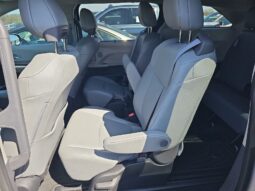 
										TOYOTA SIENNA XLE full									