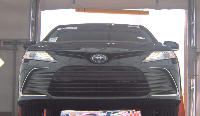 
								Toyota Camry Hybrid XLE full									
