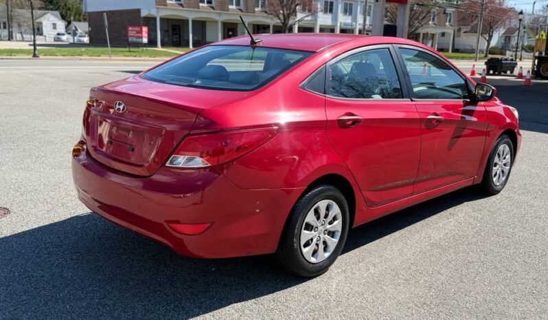 
								Hyundai Accent full									