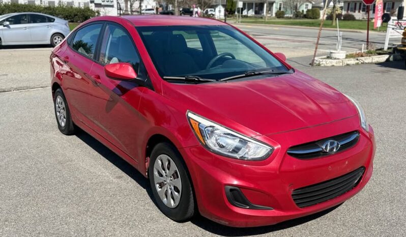 
								Hyundai Accent full									