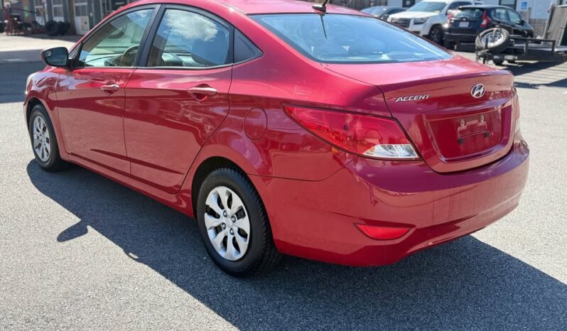 
								Hyundai Accent full									