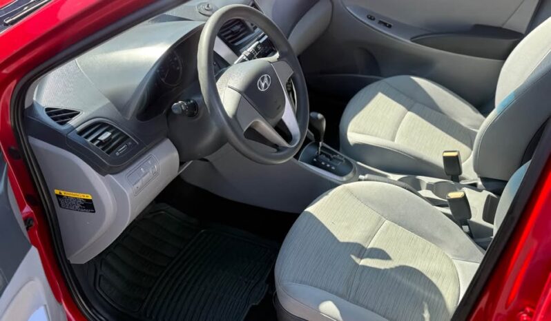 
								Hyundai Accent full									