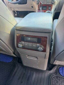 
										Toyota Highlander Hybrid Limited full									