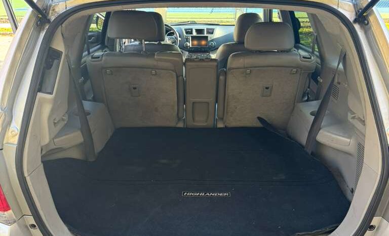 
								Toyota Highlander Hybrid Limited full									