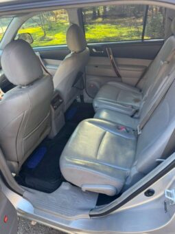 
										Toyota Highlander Hybrid Limited full									