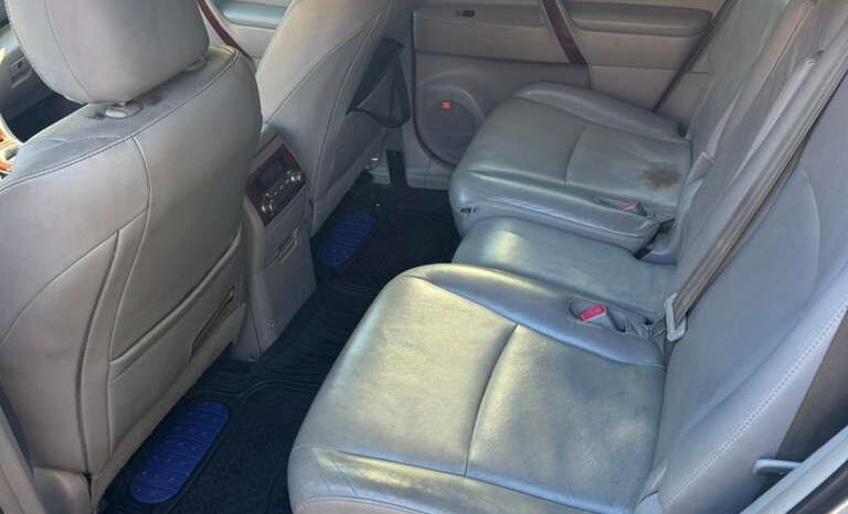 
								Toyota Highlander Hybrid Limited full									