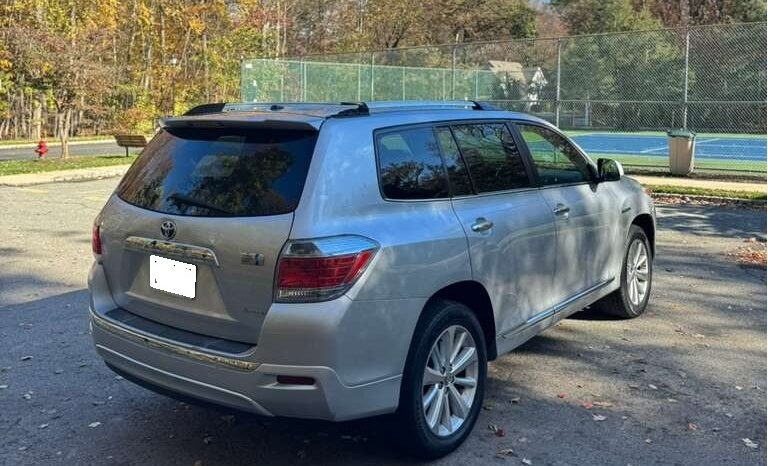 
								Toyota Highlander Hybrid Limited full									