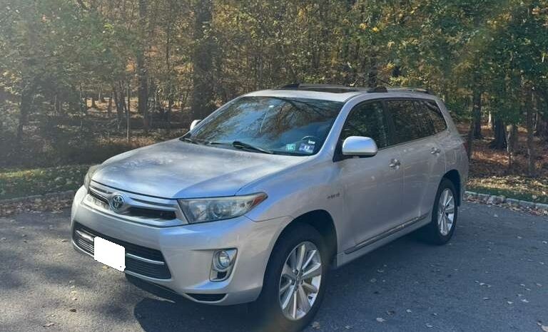 
								Toyota Highlander Hybrid Limited full									