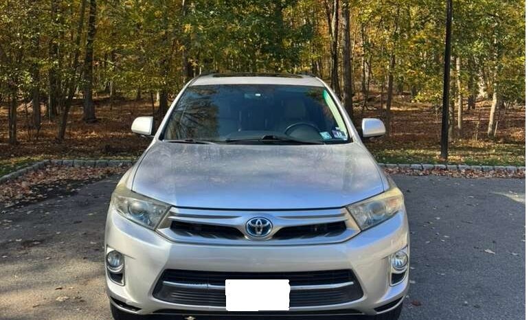 
								Toyota Highlander Hybrid Limited full									