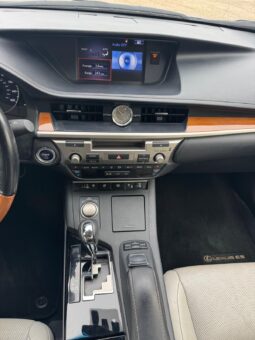 
										LEXUS ES300H LUXURY full									