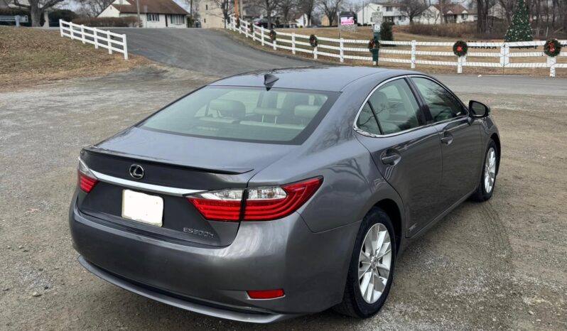 
								LEXUS ES300H LUXURY full									