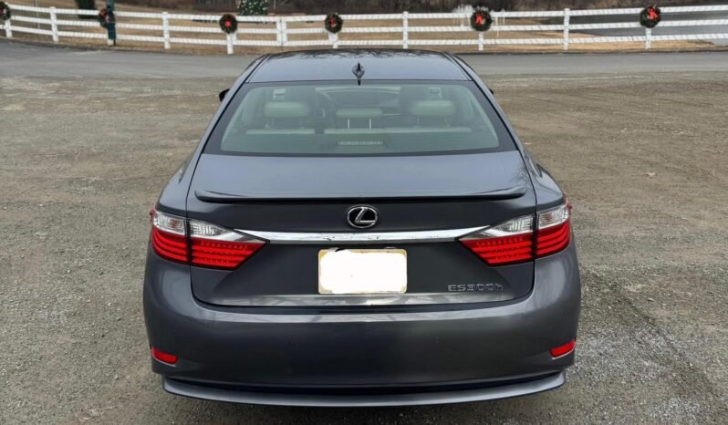 
								LEXUS ES300H LUXURY full									