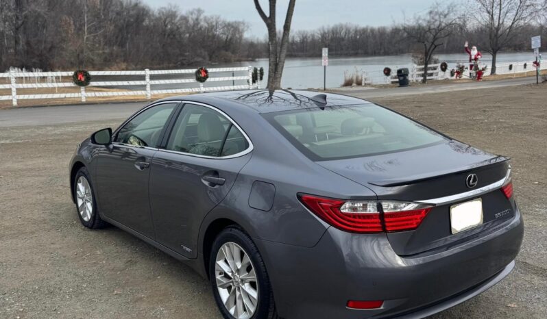 
								LEXUS ES300H LUXURY full									