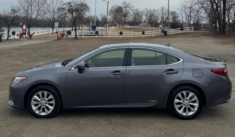 
								LEXUS ES300H LUXURY full									