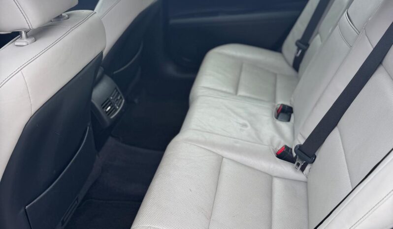 
								LEXUS ES300H LUXURY full									