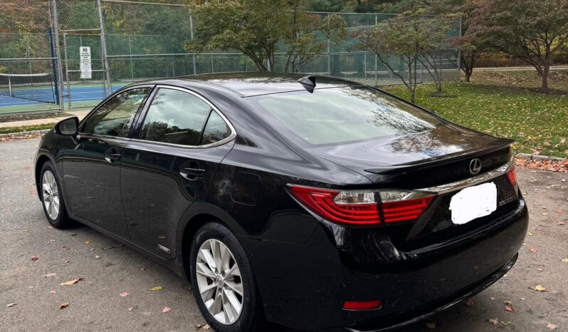 
								LEXUS ES300H LUXURY full									