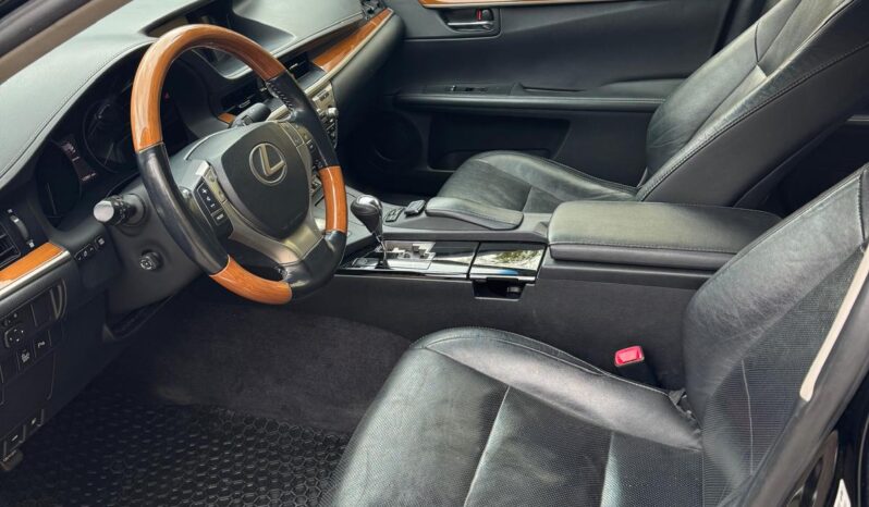 
								LEXUS ES300H LUXURY full									