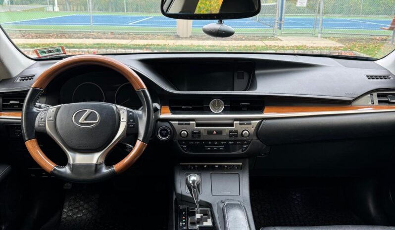
								LEXUS ES300H LUXURY full									