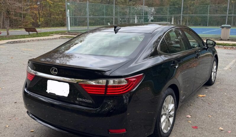 
								LEXUS ES300H LUXURY full									
